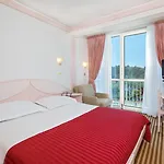 Zorna Plava Laguna 호텔
