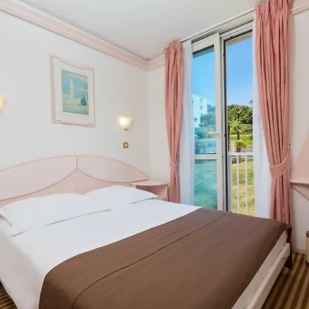 Zorna Plava Laguna فندق بوريتش