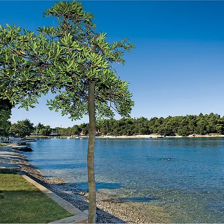Zorna Plava Laguna Πόρετς