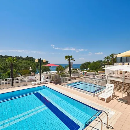 Zorna Plava Laguna 3*