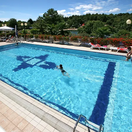 Zorna Plava Laguna فندق بوريتش