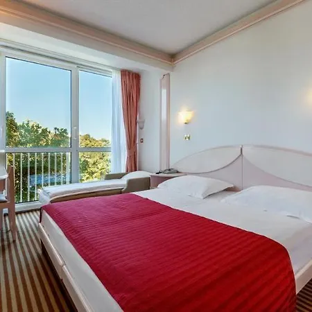 Zorna Plava Laguna Szálloda 3*