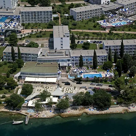 Zorna Plava Laguna